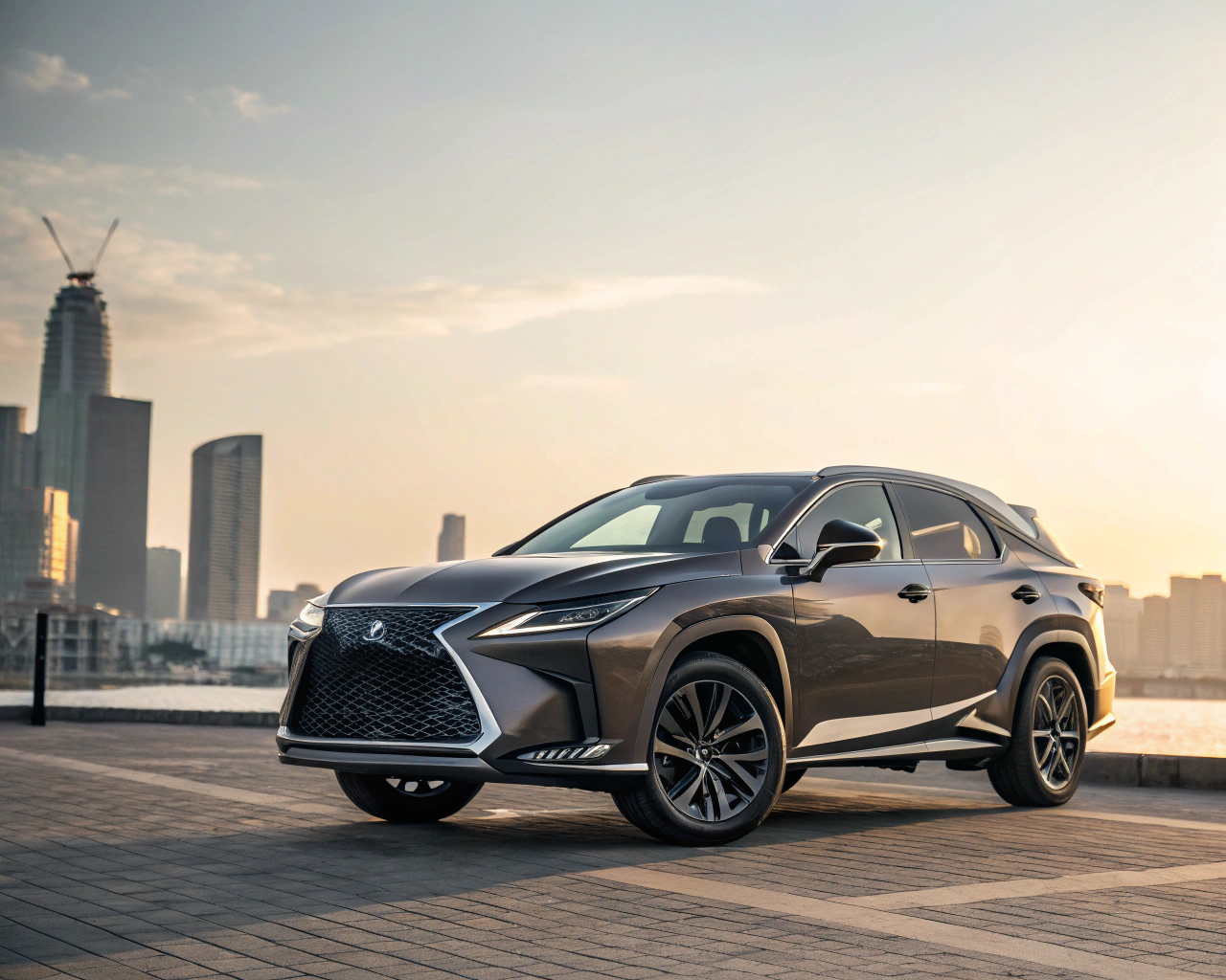 2025 Lexus RX Keeps the Luxury SUV Crown With Smarter Features