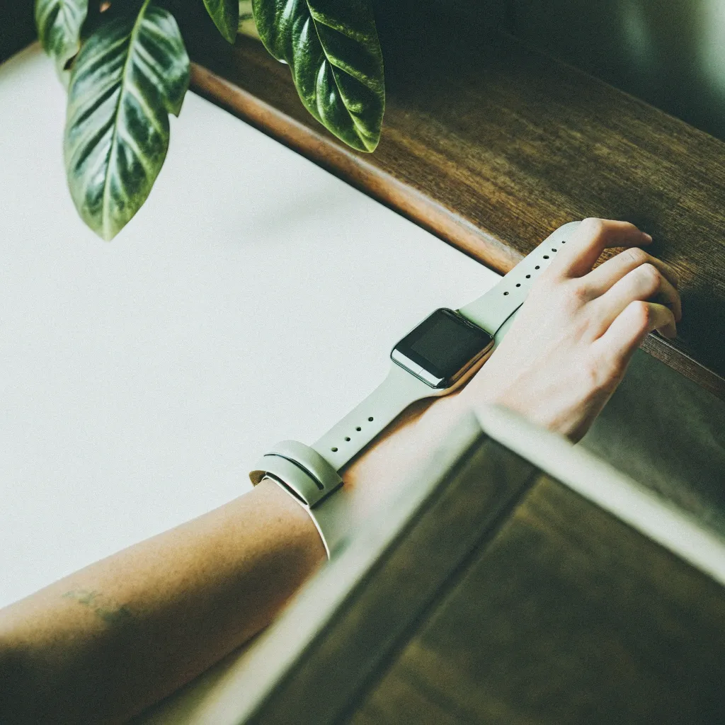 Wearable Tech for Travelers: What’s Worth It in 2025